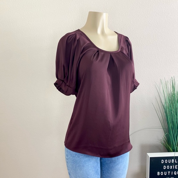 EXPRESS | Burgundy Satin Pleated Sleeve Blouse Sz S - Picture 4 of 12
